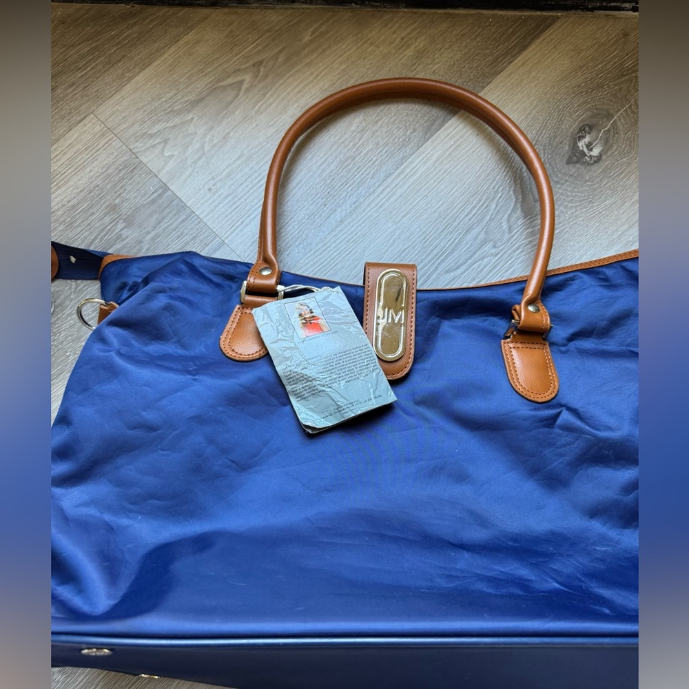 JM collection travel tote everyday wear bag new with tag